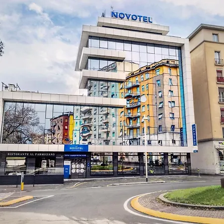 Novotel Centro 4* بارما
