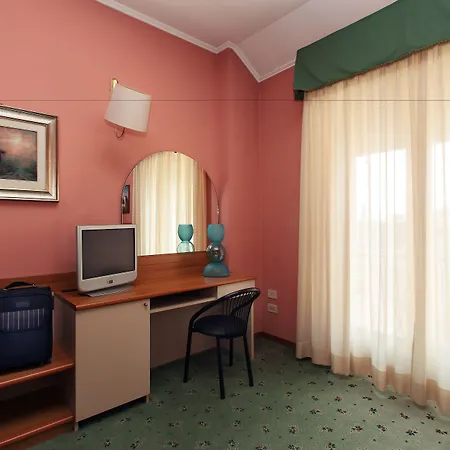 Novotel Centro 4* بارما