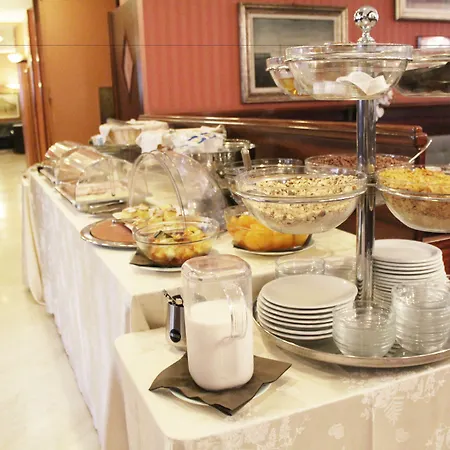 فندق Novotel Centro بارما