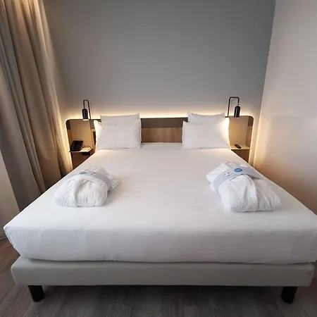 Novotel Centro 4* بارما