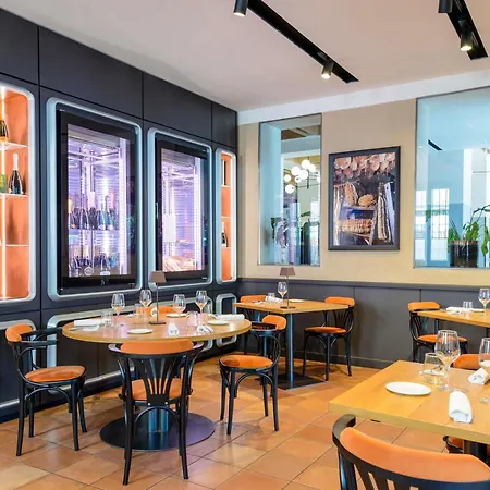 Novotel Centro 4* بارما