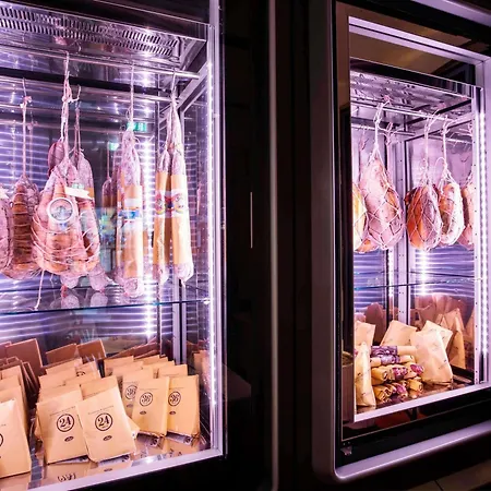 Novotel Centro فندق بارما