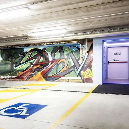 فندق Novotel Centro بارما