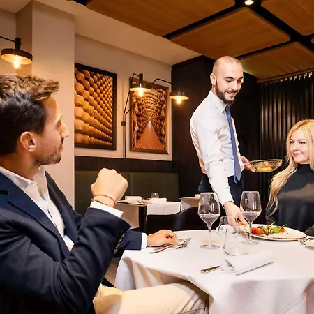 Novotel Centro بارما